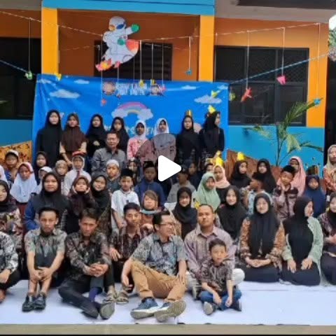 ISBANBAN Foundation community group photo